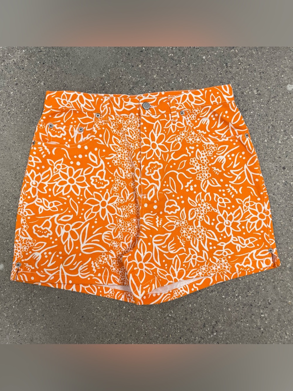 EUC Vintage 90s denim Bill Blass orange floral high waisted denim shorts size 10